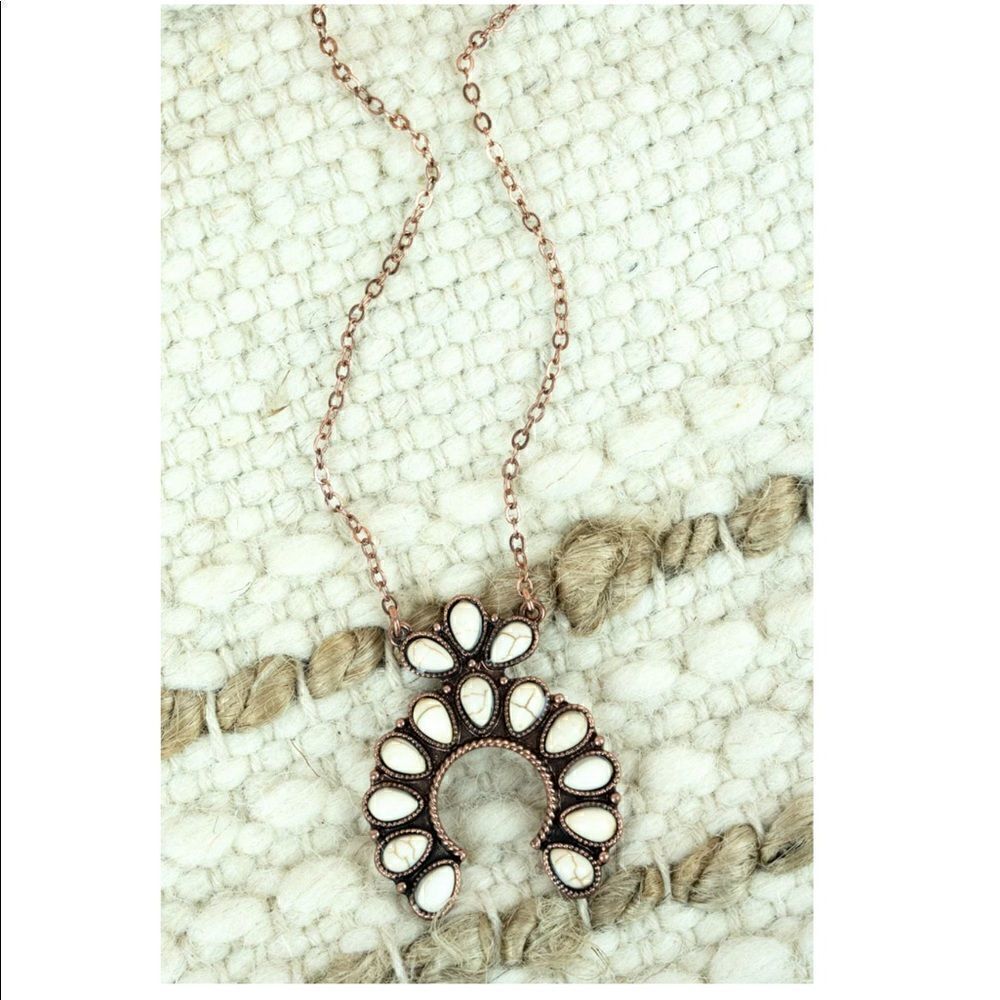 NWT SQUASH BLOSSOM NECKLACE - Picture 2 of 4